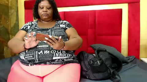 Snapshot of exoticbigmandx chatting on 04-11-26, 02:32 Mandy online show from 04-11-26, 02:32