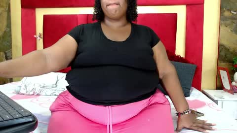 Snapshot of exoticbigmandx chatting on 04-19-26, 01:43 Mandy online show from 04-19-26, 01:43