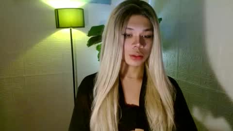 Nica online show from 02-12-25, 10:46