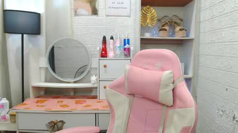 exotictssavie online show from 10-20-25, 04:18