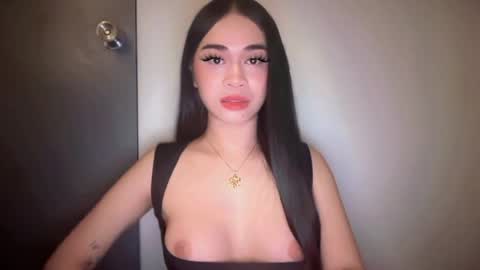 Snapshot of expensivets_chloe chatting on 02-16-26, 08:27 chloee online show from 02-16-26, 08:27