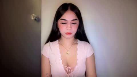 Snapshot of expensivets_chloe chatting on 02-18-26, 04:58 chloee online show from 02-18-26, 04:58