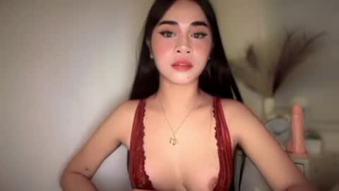 Snapshot of expensivets_chloe chatting on 03-06-26, 06:37 chloee online show from 03-06-26, 06:37