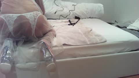 Elise online show from 12-19-24, 10:32