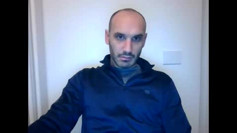 Extro online show from 11-18-25, 04:06