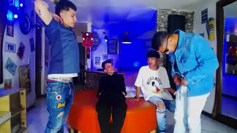 extrangers online show from 01-09-25, 12:09