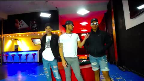 extrangers online show from 09-29-25, 11:48