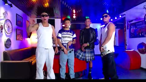 extrangers online show from 01-18-26, 01:15