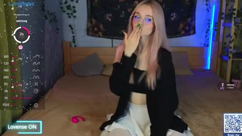 exxxcore_ online show from 10-19-25, 07:53