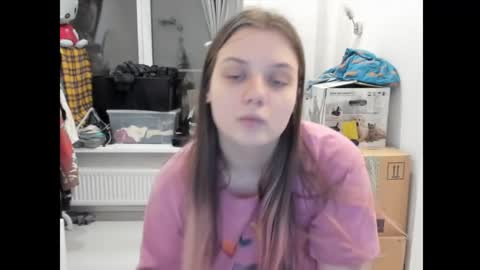 Snapshot of eyes_say_yes chatting on 02-15-26, 08:16 Yara online show from 02-15-26, 08:16