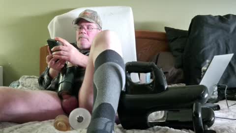 Eyeswideshut63 online show from 12-31-24, 07:29