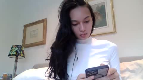 NewKarina online show from 01-04-25, 10:38