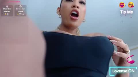 Andrea Carvajal  online show from 11-08-25, 06:07