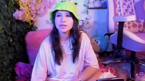 Snapshot of eymmy_24 chatting on 06-05-26, 06:52 eymmy_24 online show from 06-05-26, 06:52
