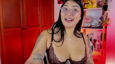 Snapshot of eymy_hadid_ chatting on 07-31-26, 07:35 Emily online show from 07-31-26, 07:35