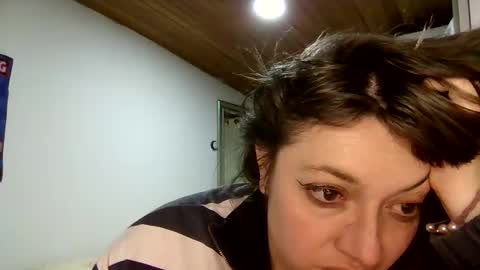 Snapshot of ezlngirl chatting on 01-05-25, 04:47 Aimee online show from 01-05-25, 04:47