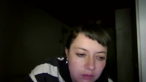 Snapshot of ezlngirl chatting on 01-10-25, 01:10 Aimee online show from 01-10-25, 01:10
