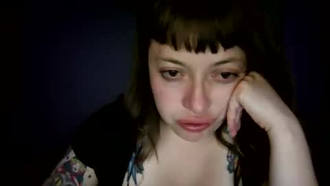 Snapshot of ezlngirl chatting on 01-14-25, 01:36 Aimee online show from 01-14-25, 01:36