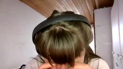 Snapshot of ezlngirl chatting on 02-14-25, 07:33 Aimee online show from 02-14-25, 07:33
