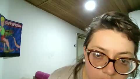 Snapshot of ezlngirl chatting on 02-18-25, 04:58 Aimee online show from 02-18-25, 04:58