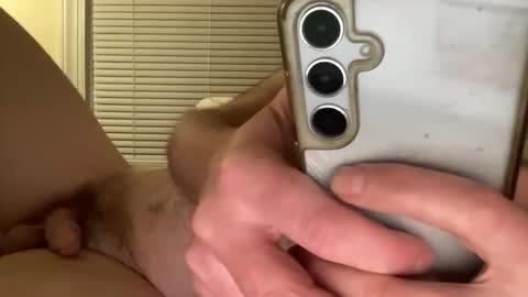 Snapshot of ezrandomguy chatting on 02-26-26, 12:31 ezrandomguy online show from 02-26-26, 12:31