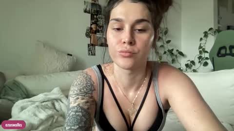 Emily online show from 09-16-25, 09:27