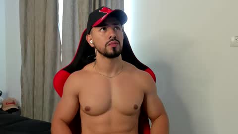 Ezzio Scolaro online show from 10-04-25, 02:04