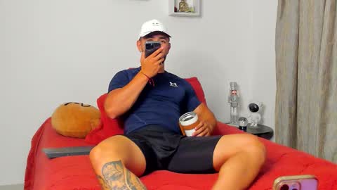 Ezzio Scolaro online show from 01-14-26, 02:17