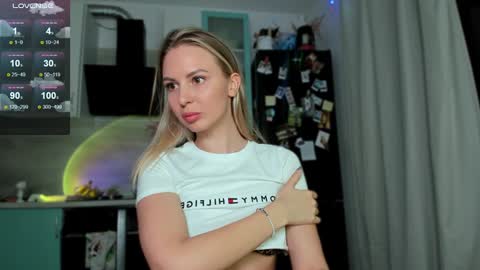  if you dont have fansly account yet use this link to registration    online show from 12-15-24, 04:04