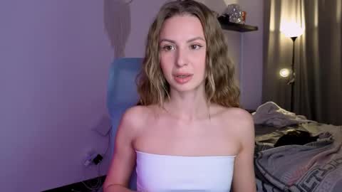 Snapshot of f1oraa chatting on 02-15-26, 02:36 if you dont have fansly account yet use this link to registration online show from 02-15-26, 02:36