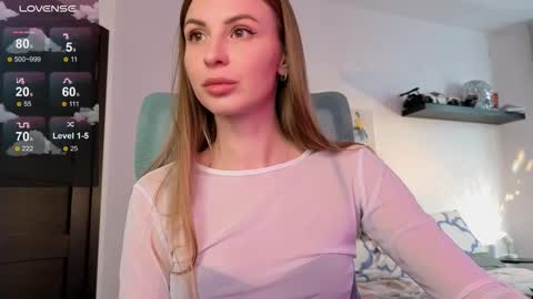 Snapshot of f1oraa chatting on 03-18-26, 02:20 if you dont have fansly account yet use this link to registration online show from 03-18-26, 02:20