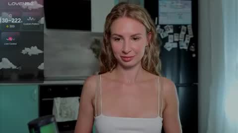 Snapshot of f1oraa chatting on 07-16-26, 02:23 if you dont have fansly account yet use this link to registration online show from 07-16-26, 02:23