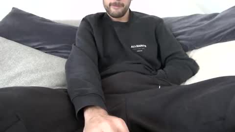 Snapshot of fabian_196 chatting on 10-26-25, 10:43 Call me bitch online show from 10-26-25, 10:43