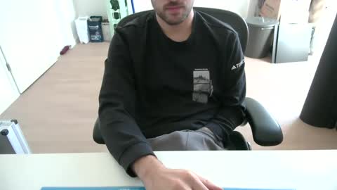 Snapshot of fabian_196 chatting on 11-13-25, 11:09 Call me bitch online show from 11-13-25, 11:09