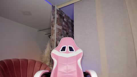 Thianna online show from 12-19-24, 12:56