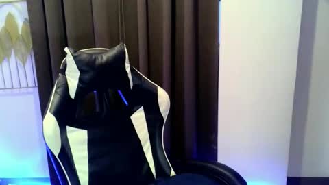 fabulous_cristy24 online show from 05-04-26, 09:27