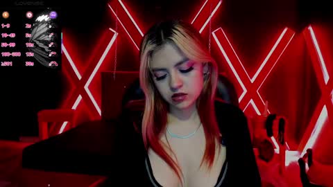 Snapshot of fabzy_fab chatting on 03-27-26, 11:43 fabzy online show from 03-27-26, 11:43