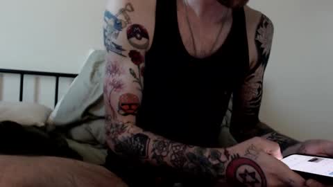 Snapshot of facialfan44 chatting on 11-04-25, 11:04 facialfan44 online show from 11-04-25, 11:04