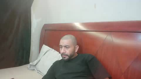 Snapshot of faded805 chatting on 03-06-26, 09:06 Mark online show from 03-06-26, 09:06