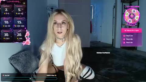 Fae Phoenix online show from 11-17-25, 10:37