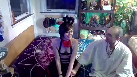 faewildflower online show from 11-14-25, 06:01