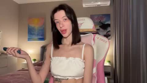 Bloom  online show from 10-19-25, 07:53