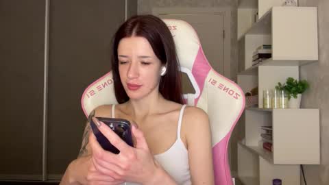 Bloom  online show from 02-06-26, 07:06