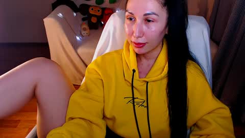 Elli  online show from 01-30-25, 03:19