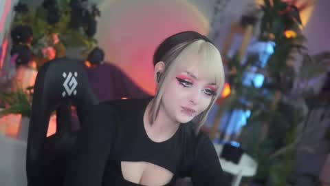 faith_chan online show from 10-19-25, 02:12