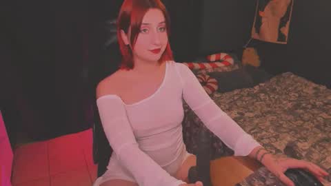 Snapshot of faketattoo chatting on 09-22-25, 10:17 Angelina and Alice online show from 09-22-25, 10:17