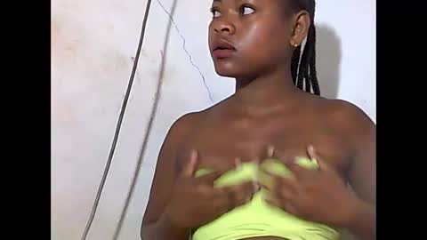 falielyse online show from 09-25-25, 04:49