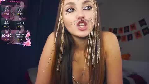 Erika online show from 10-31-25, 05:41