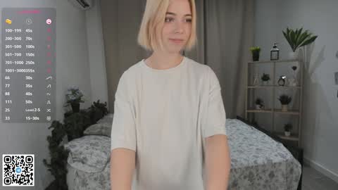 Emilia online show from 01-07-25, 04:08