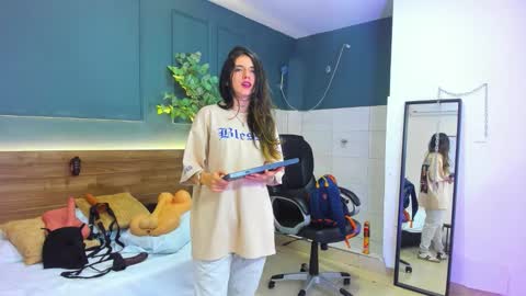 Megan    630  1330 -5 online show from 01-14-26, 11:49